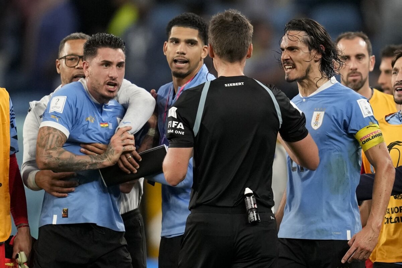 4 pemain Uruguay disanksi FIFA.