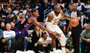 LeBron James Pimpin Lakers Memberikan Kekalahan Keempat Raptors