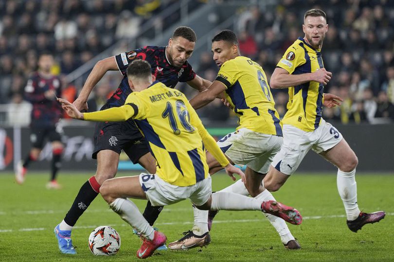 Fenerbahce Berada di Tepi Jurang Kehancuran