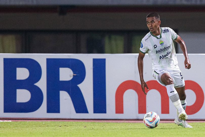Momen Tak Terlupakan Kakang Rudianto: Juara Bareng Persib, Lalu Bungkam MU Bersama ASEAN All Stars!