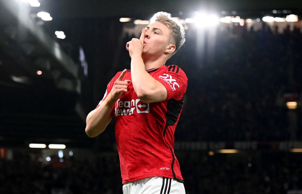 Manchester United Incar Striker Anyar, Hojlund Beri Tanggapan