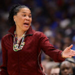 Dawn Staley Ungkap Alasan Tak Masuk Daftar Kandidat Pelatih Knicks
