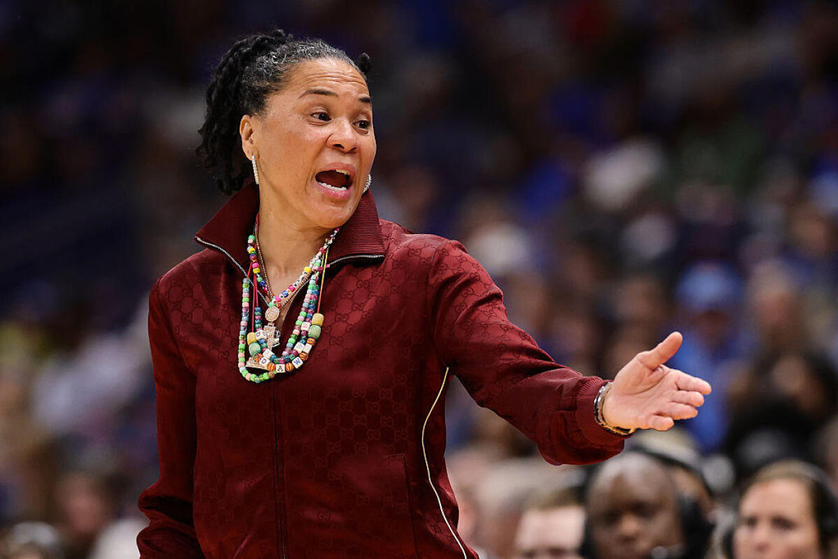 Dawn Staley Ungkap Alasan Tak Masuk Daftar Kandidat Pelatih Knicks