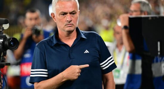 Fenerbahce Memutuskan untuk Pecat Jose Mourinho