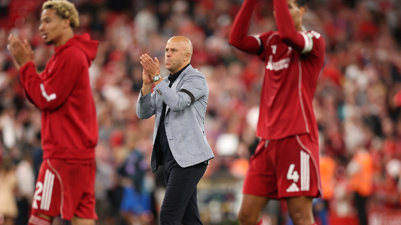 Liverpool Hadapi Newcastle United Tanpa Isak, Arne Slot Bilang Gini