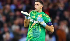 Manchester United Capai Kesepakatan Pribadi dengan Emiliano Martinez