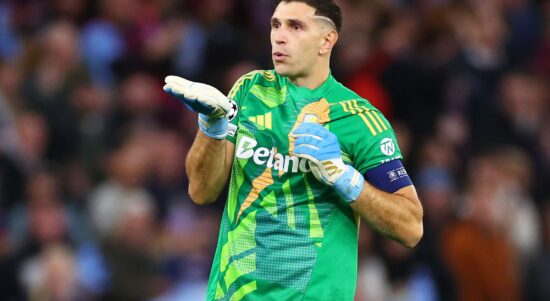 Manchester United Capai Kesepakatan Pribadi dengan Emiliano Martinez