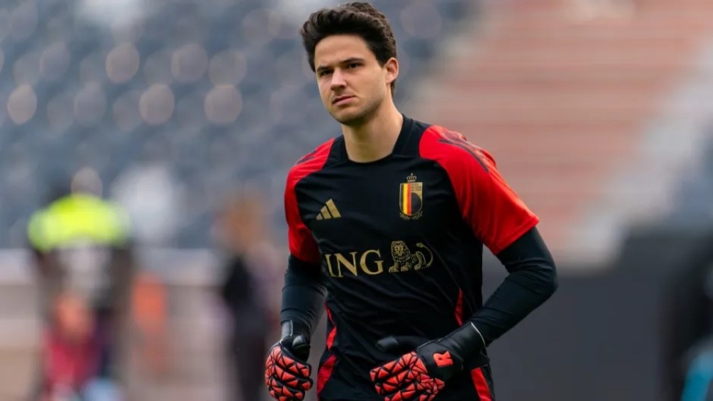 Manchester United Kembali Perjuangkan Transfer Senne Lammens