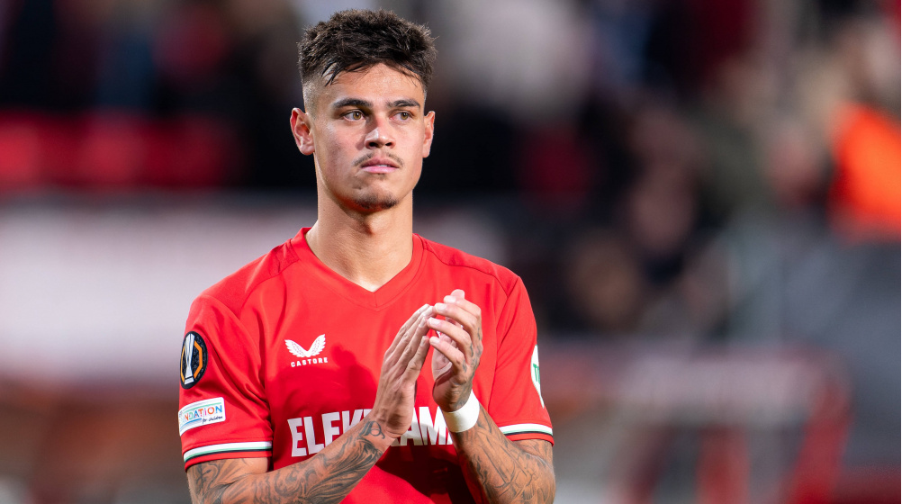 Mees Hilgers Tidak Dilirik Klub karena Timnas Indonesia?