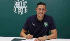 Tetap Main di Serie A, Jay Idzes Resmi Gabung Sassuolo