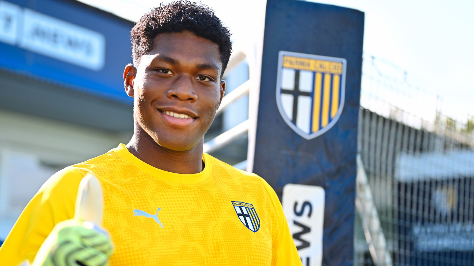 Antisipasi Kepergian Mike Maignan, AC Milan Pantau Zion Suzuki