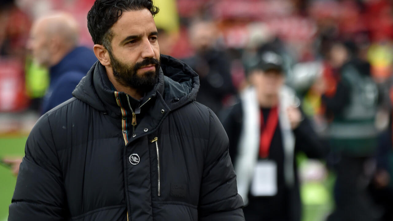 Amorim Bodo Amat dengan Sindiran Arne Slot soal Gaya Main Manchester United Amorim Bodo Amat dengan Sindiran Arne Slot soal Gaya Main Manchester United