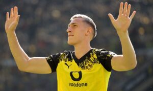 Bayern Munchen Incar Nico Schlotterbeck, Borussia Dortmund Waspada