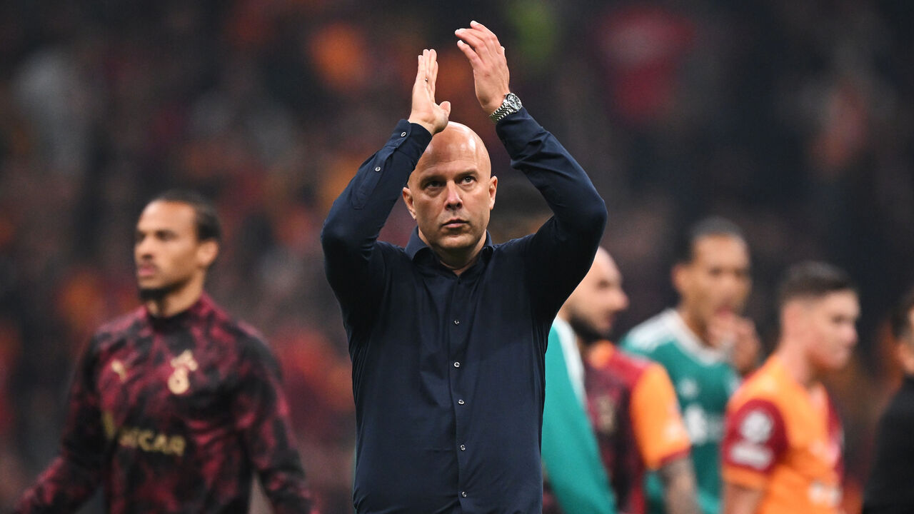 Liverpool Tumbang di Kandang Galatasaray, Arne Slot Akui Timnya Gagal