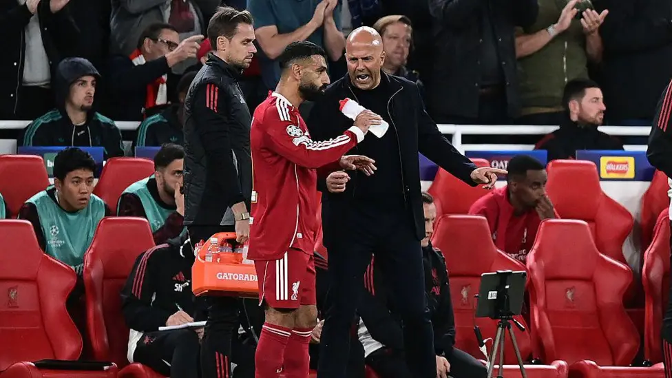 Mo Salah Hapus Liverpool dari Sosial Media, Arne Slot Beri Pesan Mo Salah Hapus Liverpool dari Sosial Media, Arne Slot Beri Pesan