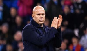 Arne Slot Mengaku Liverpool Kalah Kelas dari Manchester City