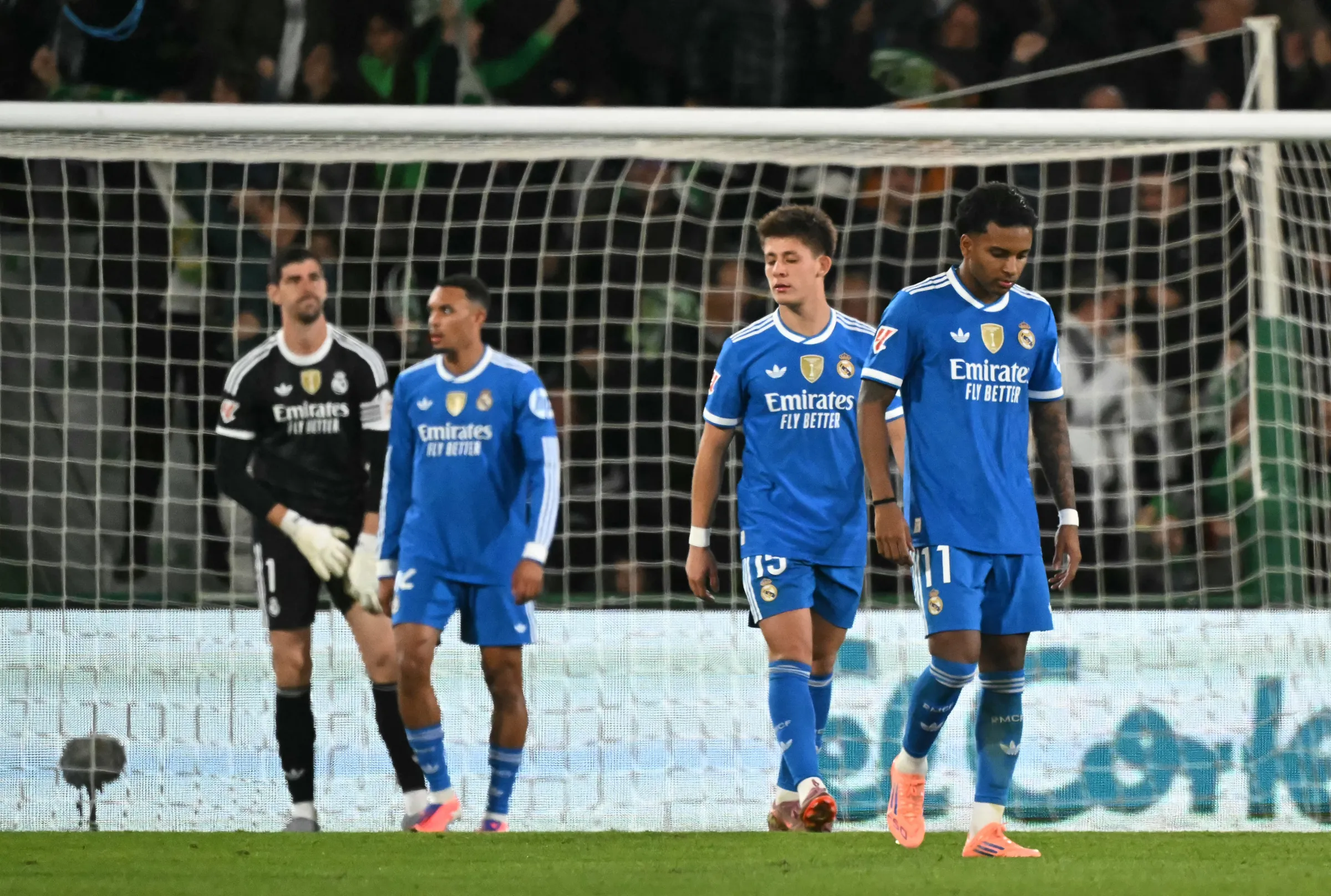 Hasil Pertandingan La Liga Pekan ke-13: Barcelona Menang Besar, Real Madrid Tertahan