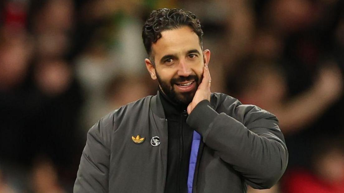 Legenda Manchester United Minta Fans Bersabar dengan Ruben Amorim