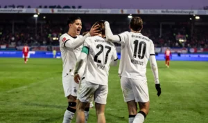 Monchengladbach Menang 3-0, Kevin Diks Cetak Gol Penalti Lagi!