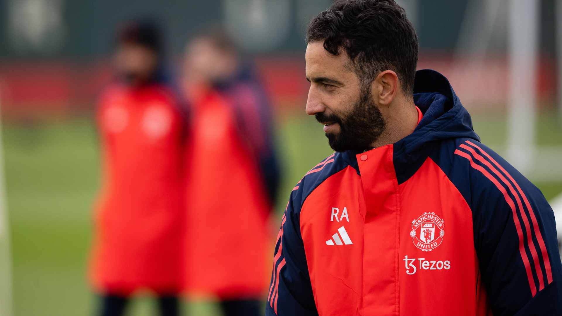 Ruben Amorim Lagi-lagi Bela Formasi 3 Bek Miliknya di Man United