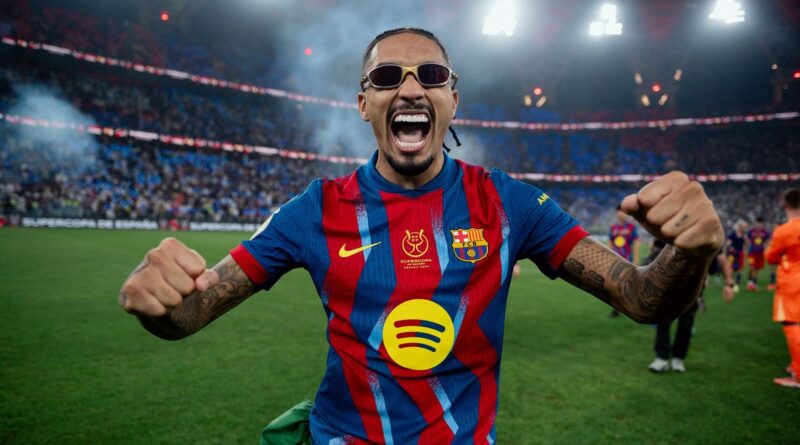 Raphinha Jadi Bintang El Clasico, Akui Hansi Flick Selamatkan Kariernya di Barcelona