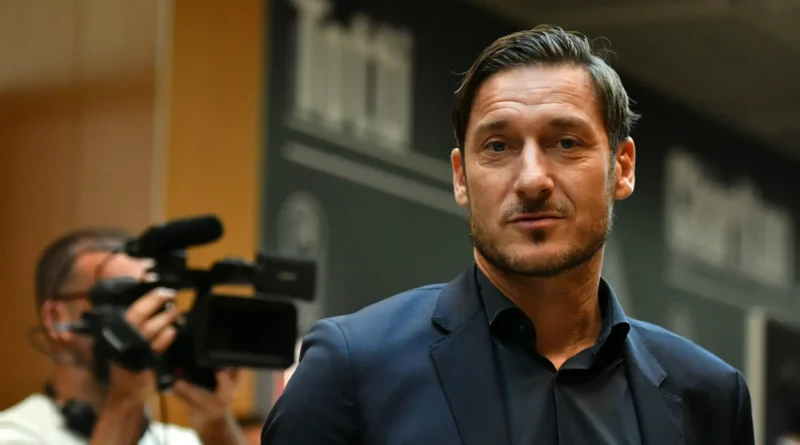 Lampu Hijau dari Keluarga Friedkin, Francesco Totti akan Kembali ke AS Roma?