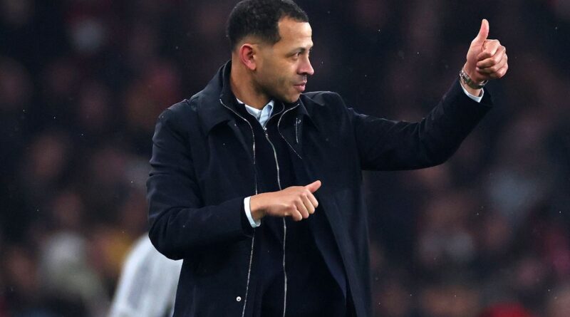 Liam Rosenior Puas Chelsea Bawa Pulang Tiga Poin dari Molineux