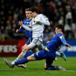 Rekan Duet Jay Idzes Minta Maaf Bikin Italia Gagal ke Piala Dunia 2026