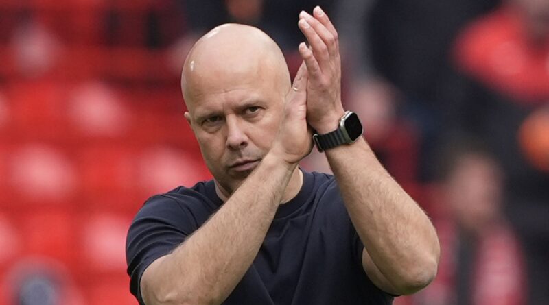 Arne Slot Tanggapi Santai Ejekan Fans Liverpool Usai Ditahan Imbang Chelsea
