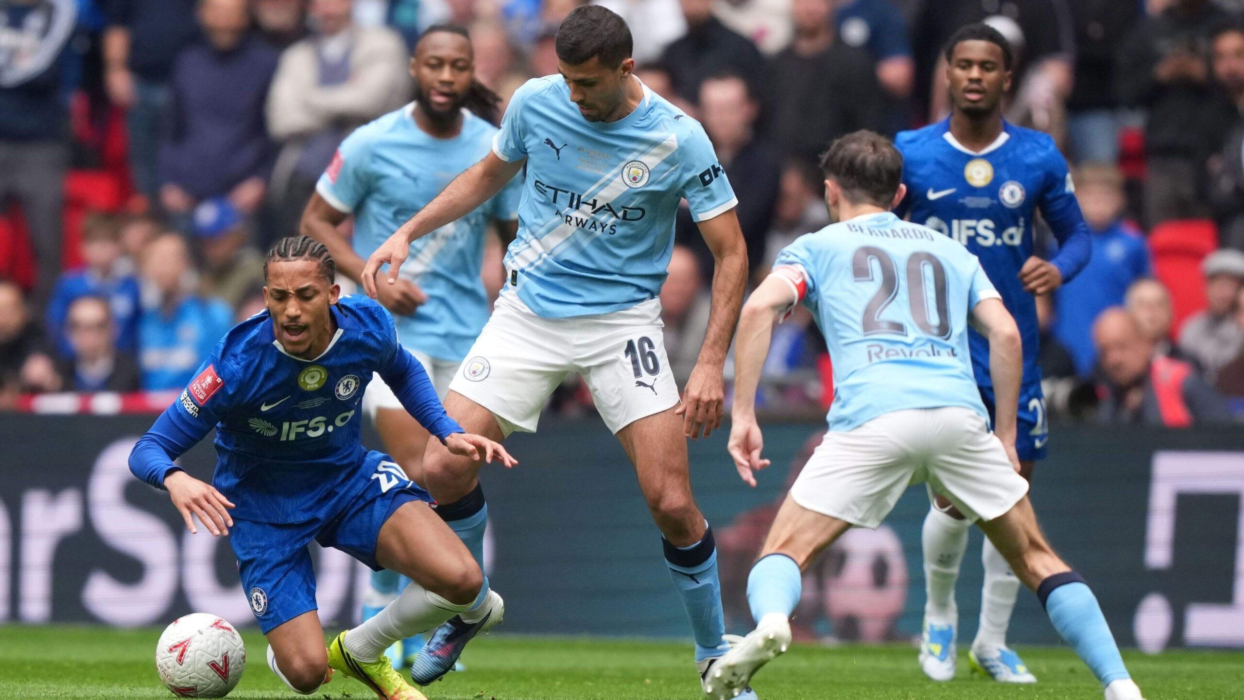 Calum McFarlane Tegaskan Chelsea Layak Mendapat Penalti di Final Piala FA