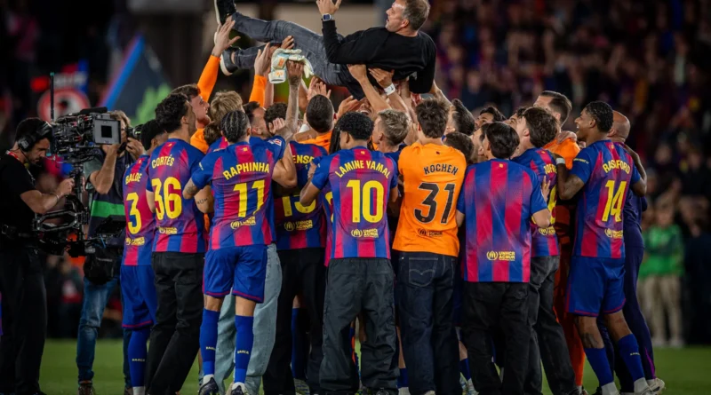 Dedikasi Emosional Hansi Flick Warnai Pesta Juara La Liga Barcelona