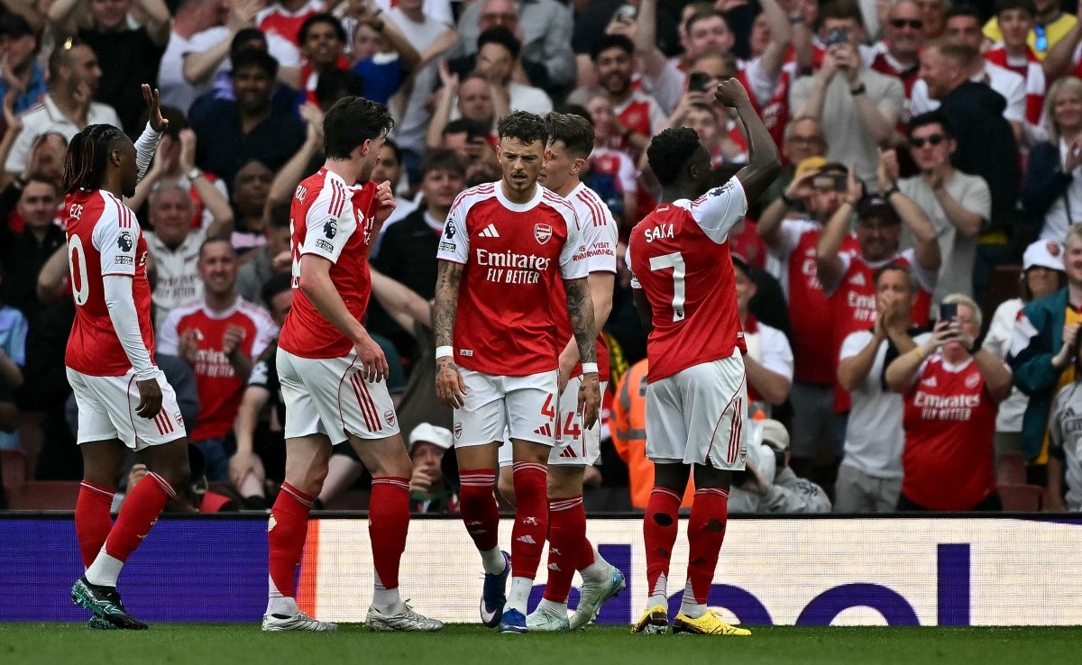 Hasil Pertandingan Liga Inggris Pekan ke-35: Manchester United Tumbangkan Liverpool, Arsenal Menang Telak