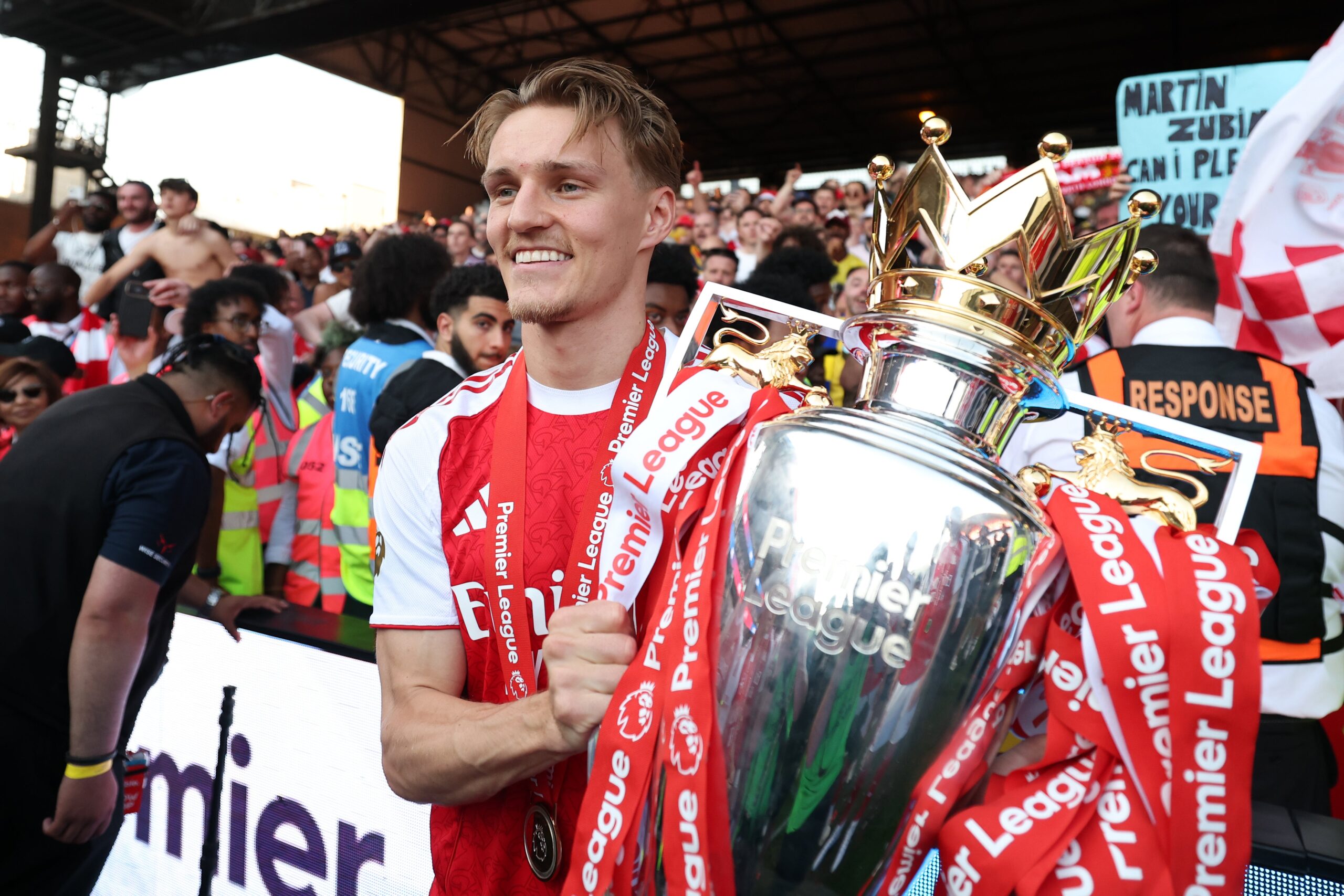Odegaard Puas Patahkan Kritik Keraguan Publik Usai Arsenal Angkat Trofi
