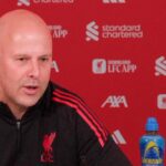 Arne Slot Waspadai Identitas Taktik Chelsea bersama Calum McFarlane