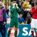 Christian Eriksen Kolaps di Tengah Pertandingan, Laga Denmark vs Ukraina Dihentikan