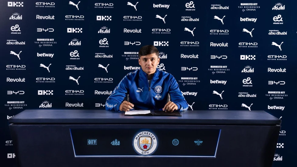 Dinilai Memuaskan, Khusanov Tanda Tangan Kontrak Baru di Manchester City