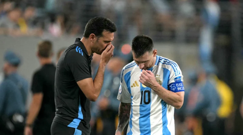Scaloni Buka Suara soal Tuduhan Argentina Diuntungkan FIFA dan Wasit